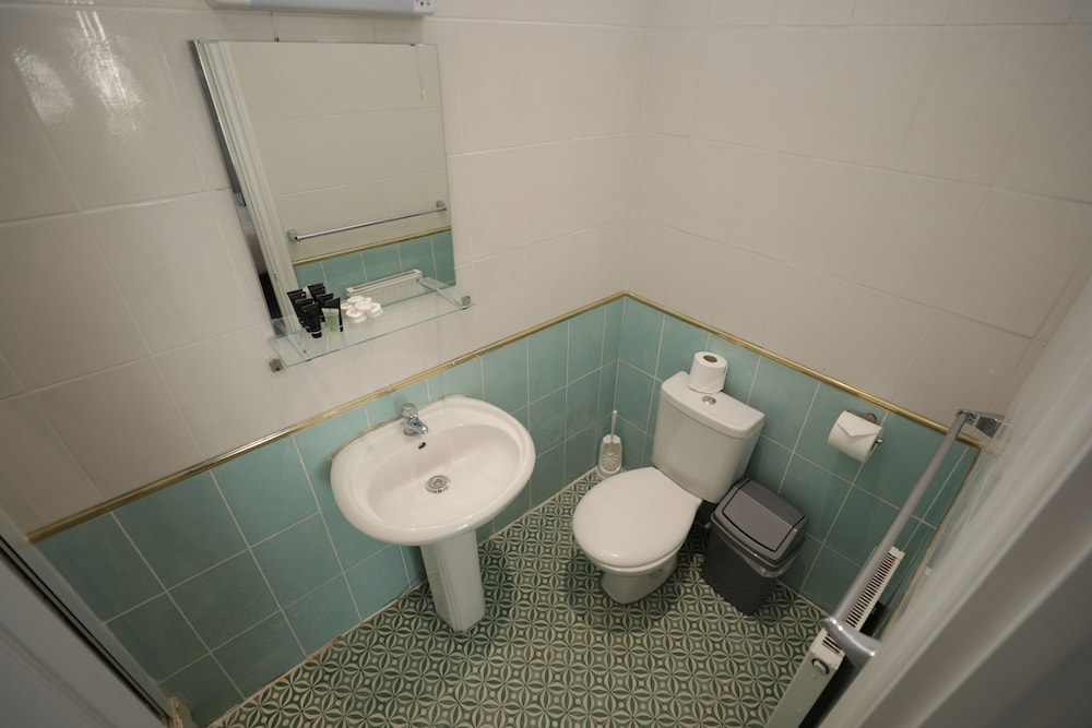 

Napoli - Harrow - Golders Park Hotel