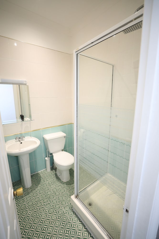 

Roma - Wembley - Golders Park Hotel