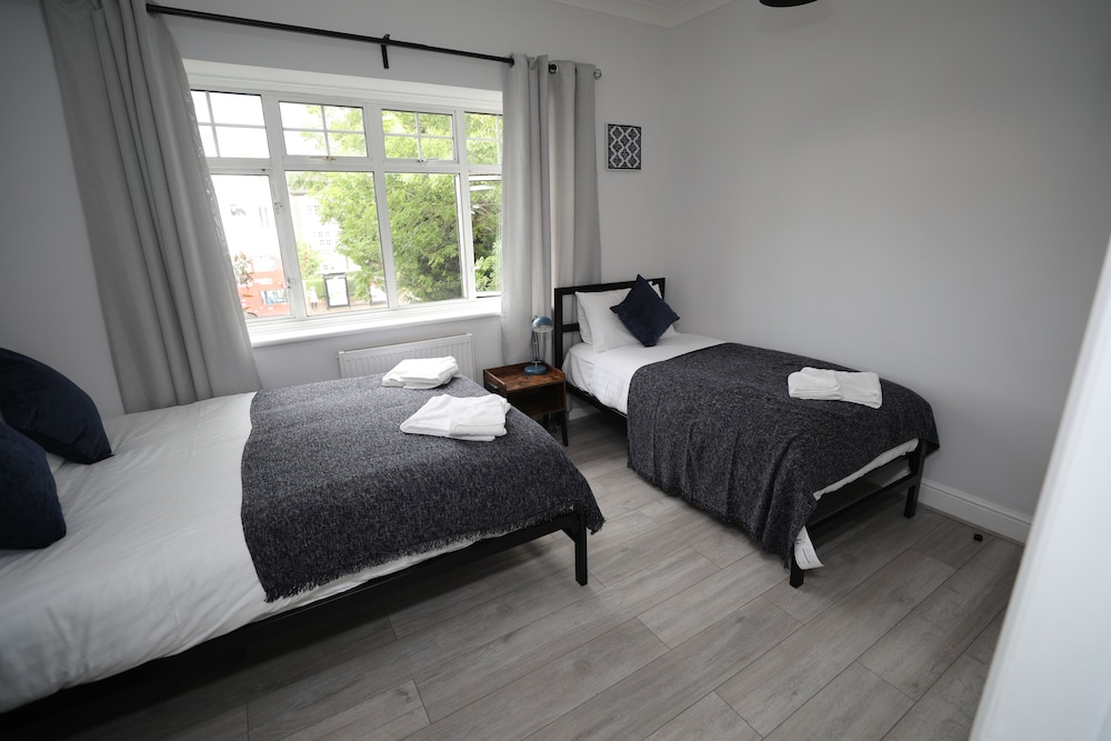 

Bologna - Edgware - Golders Park Hotel