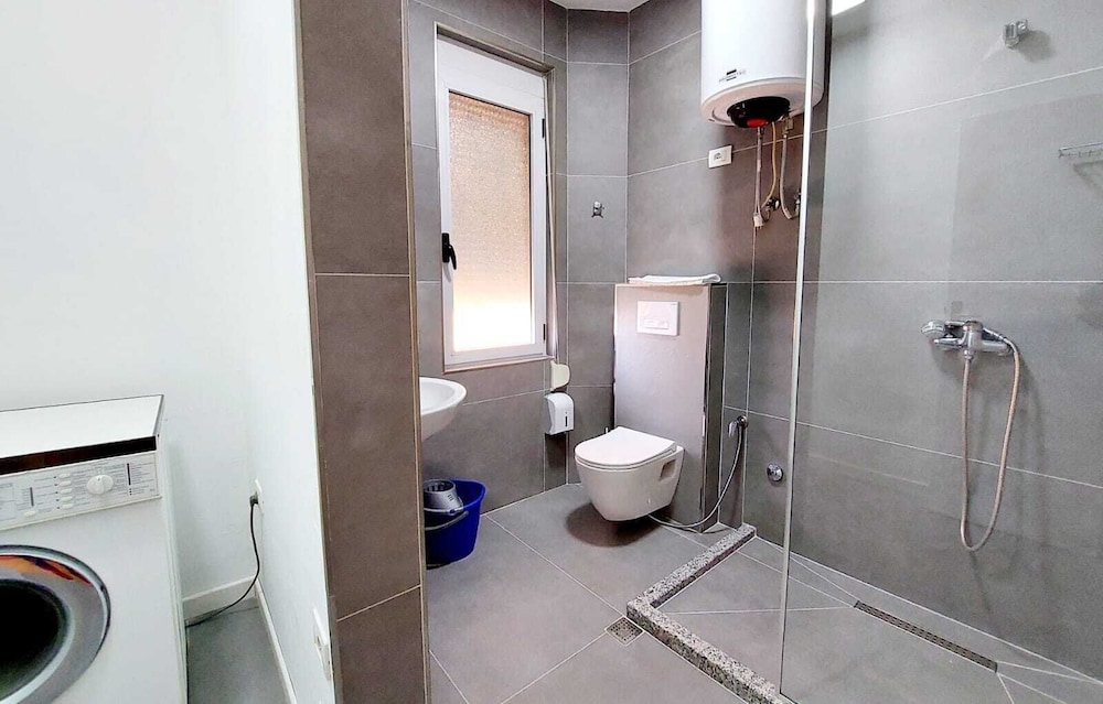 

Bologna - Tirana - Suite Idea Hotel
