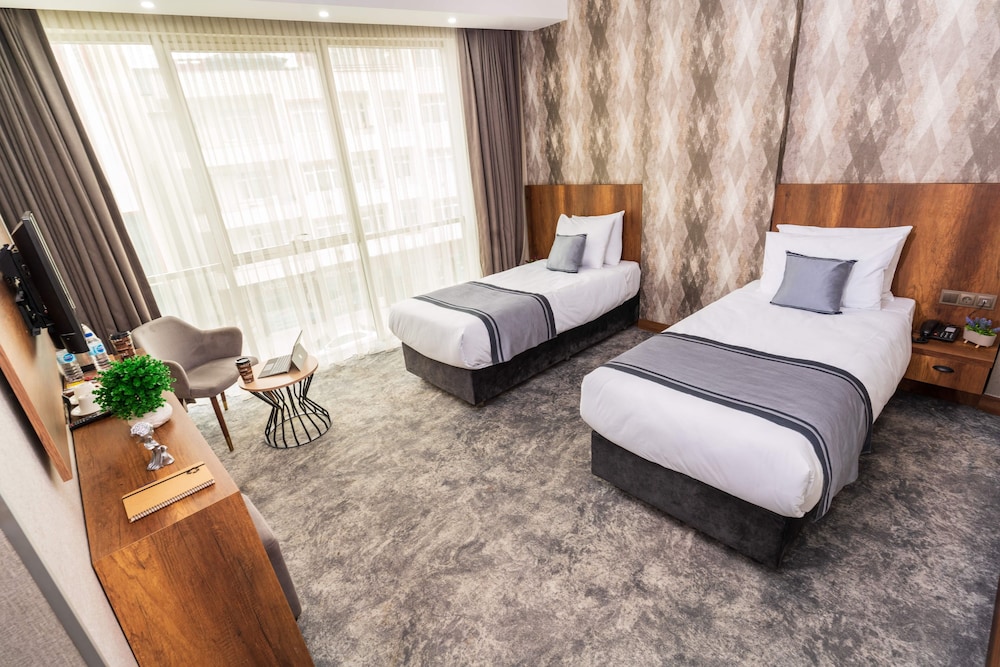 

Catania - Istanbul, New Airport - Istanbul Airport Express Hotel