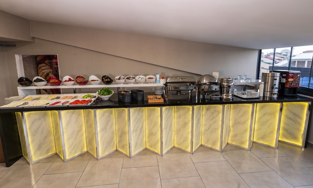 

Catania - Istanbul, New Airport - Istanbul Airport Express Hotel