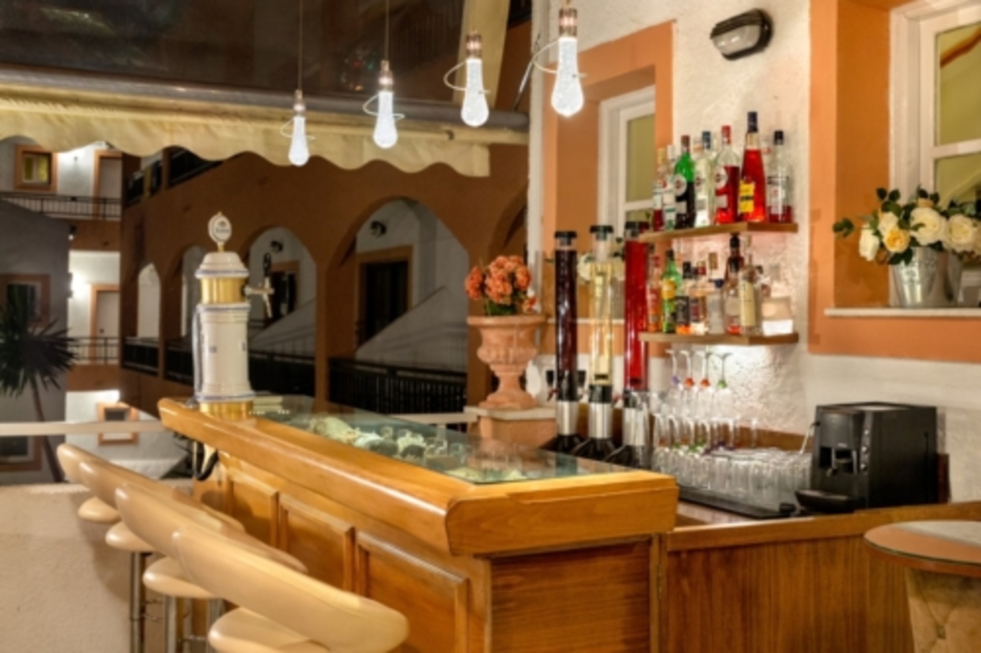 

Milano - Ágios Márkos - Victoria Hill Hotel