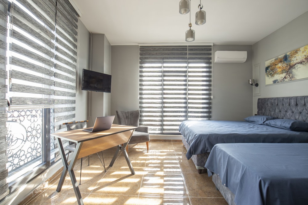 

Milano - Istanbul - Beyoğlu Huzur Suites