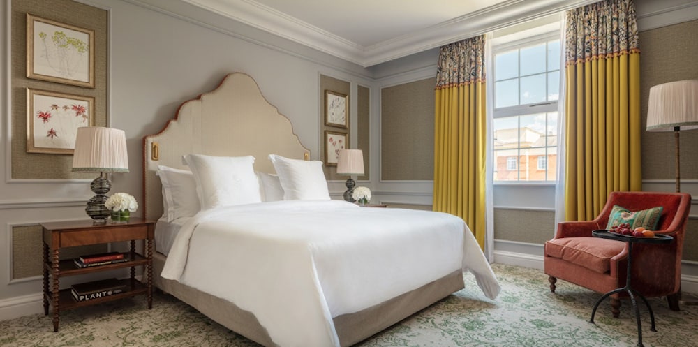 

Roma - Hook - Four Seasons Hotel Hampshire