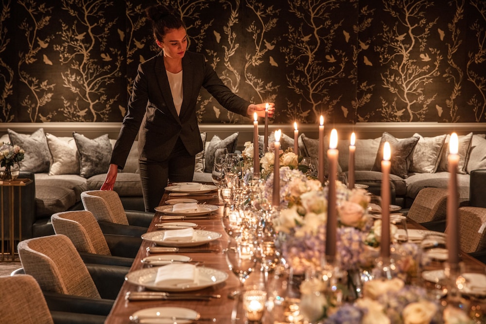 

Milano - Hook - Four Seasons Hotel Hampshire