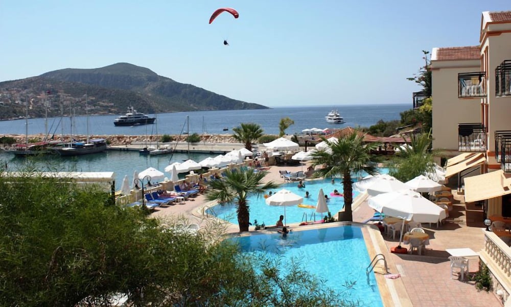 

Milano - Kalkan - Hotel Pirat