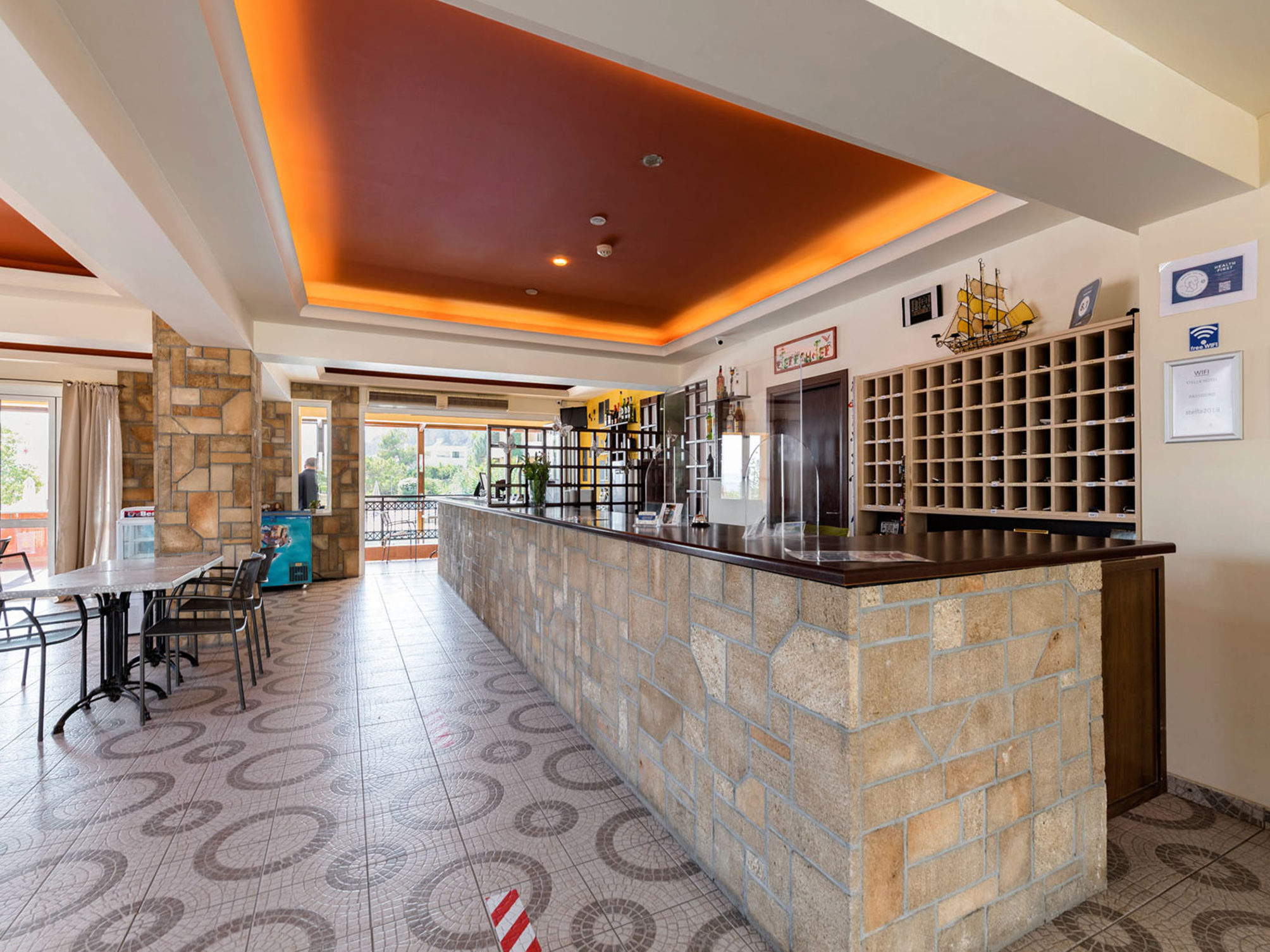 

Venezia - Pefkos - Stella Hotel