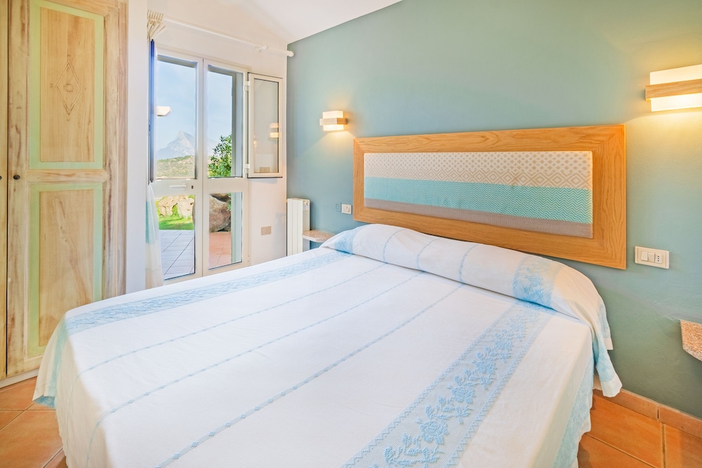 

Milano - Porto San Paolo - Residence Hotel Lu Nibareddu