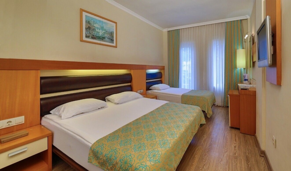 

Verona - Kemer - Crystal Flora Beach Resort - Ultimate All Inclusive