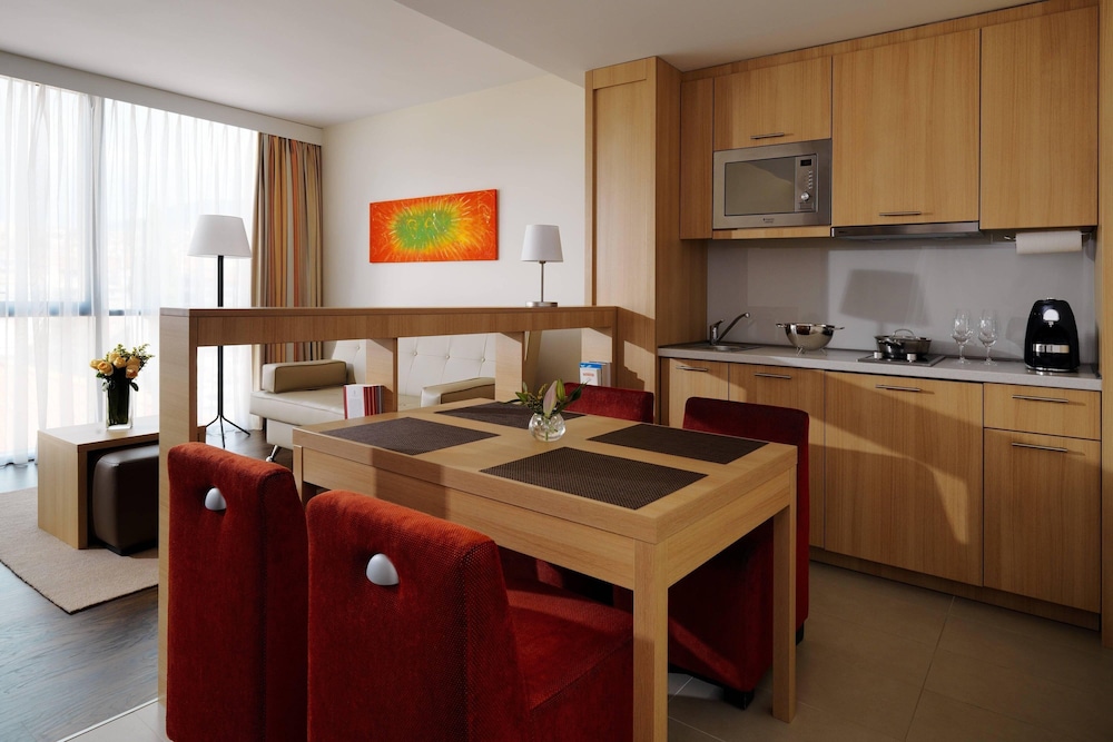 

Milano - Sarajevo - Residence Inn by Marriott Sarajevo