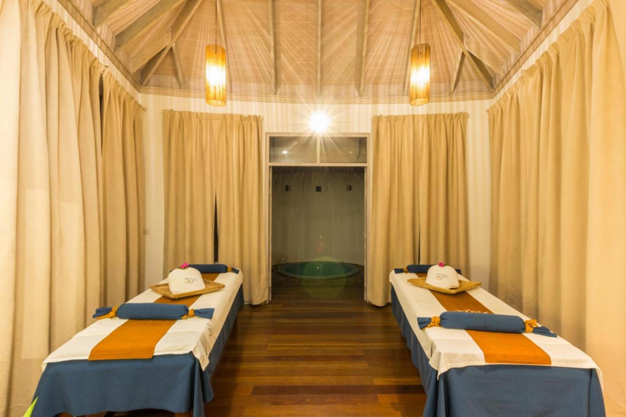 

Roma - Dhigurah - NH Maldives Kuda Rah Resort