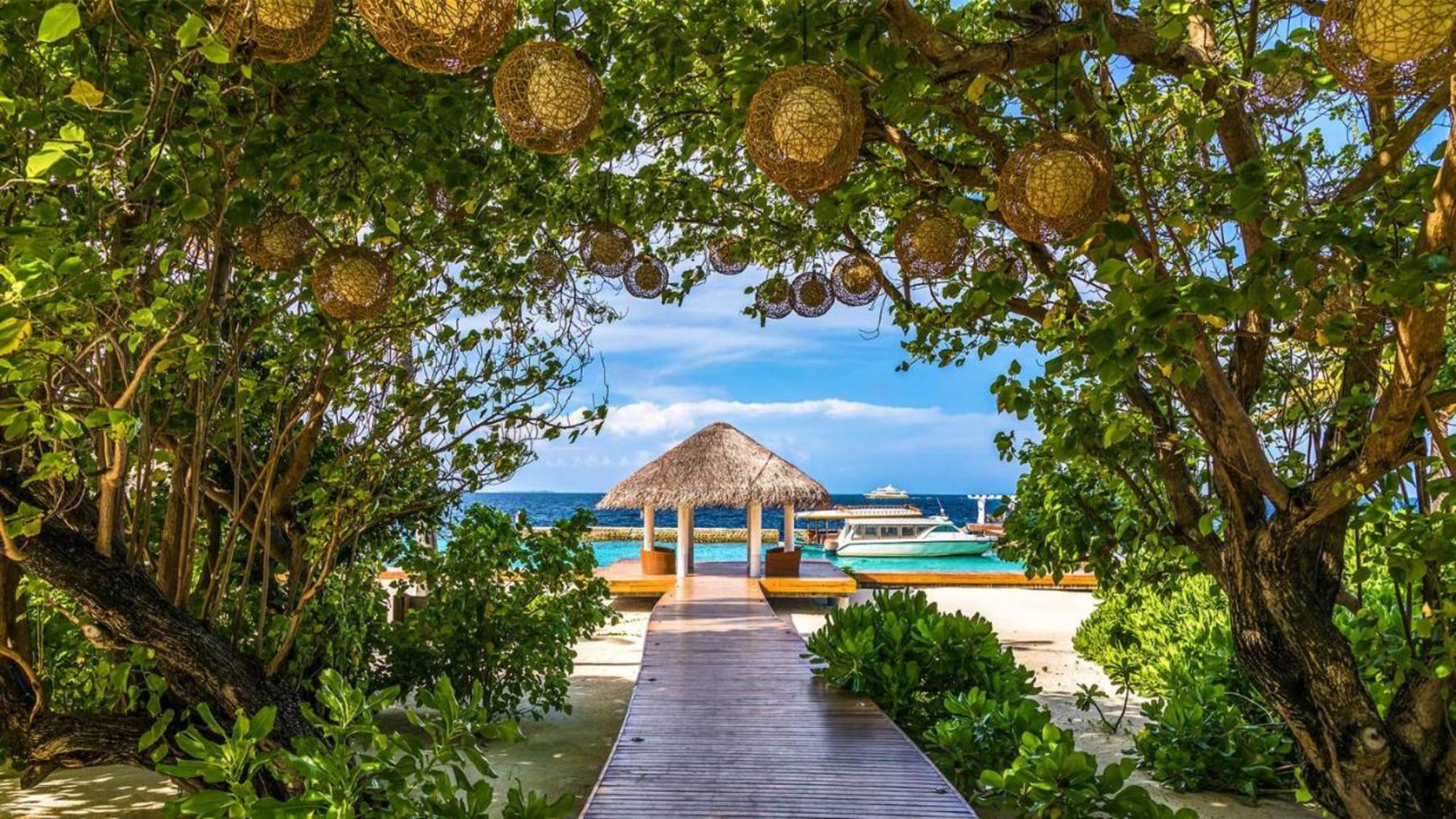 

Roma - Vilamendhoo Island - NH Maldives Kuda Rah Resort