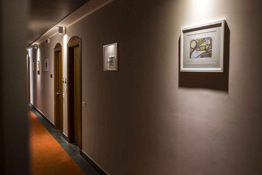 

Genova - Sicilia Ovest - Palermo, Cefalù,Trapani, San Vito, Mare Italia - Hotel Mediterraneo