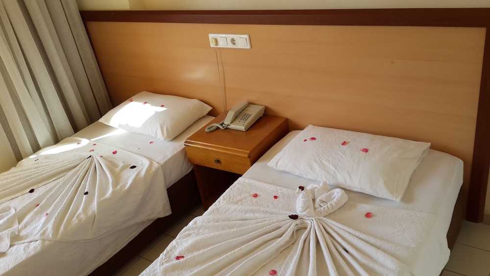 

Verona - Kemer - Caner Hotel