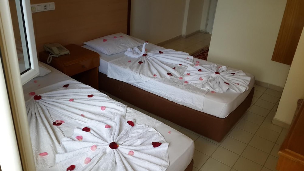 

Torino - Kemer - Caner Hotel