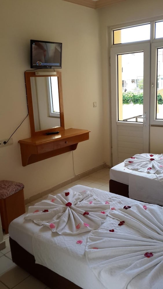 

Trieste - Kemer - Caner Hotel