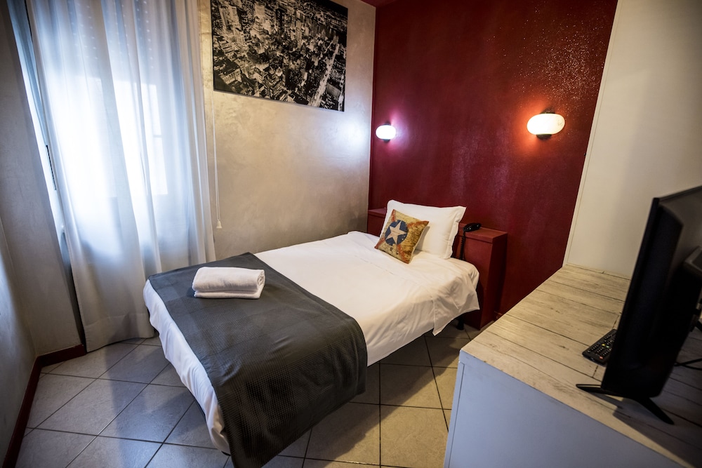 

Napoli - Rivoli - Piccolo Hotel Allamano
