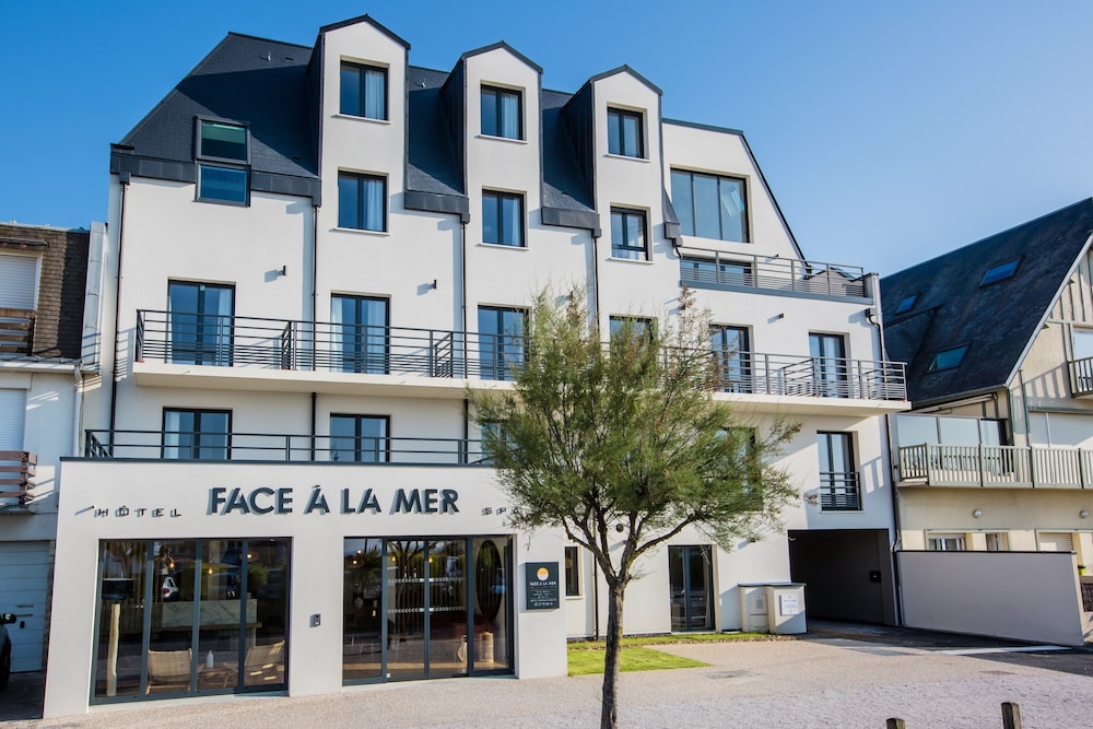 

Roma - Cabourg - Hôtel & Spa FACE À LA MER