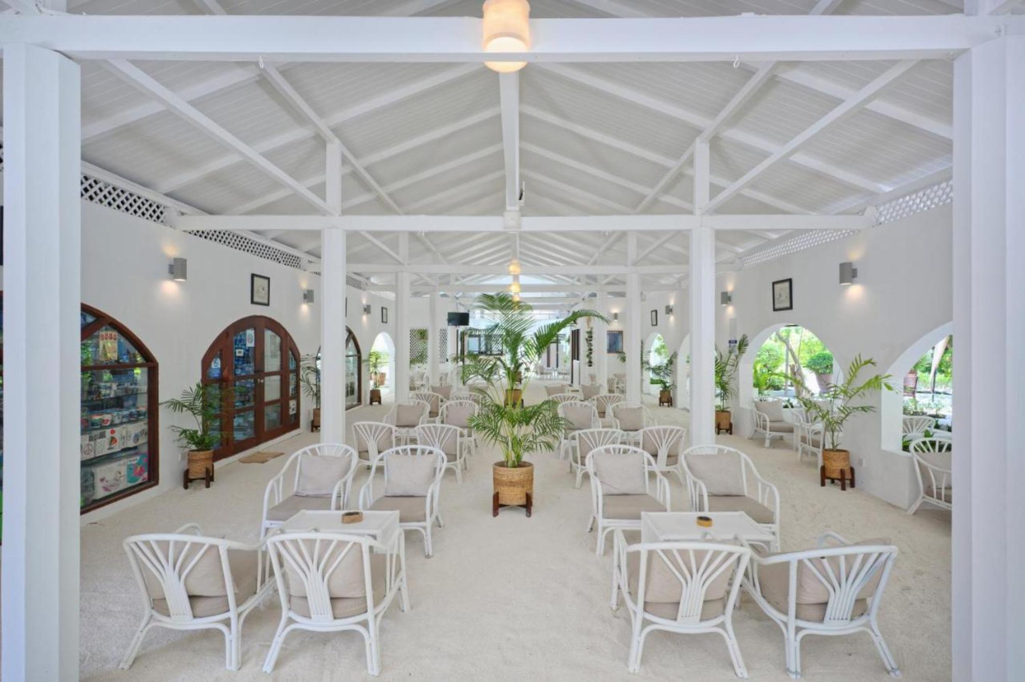 

Roma - Emboodhu Finolhu Island - Embudu Village Resort