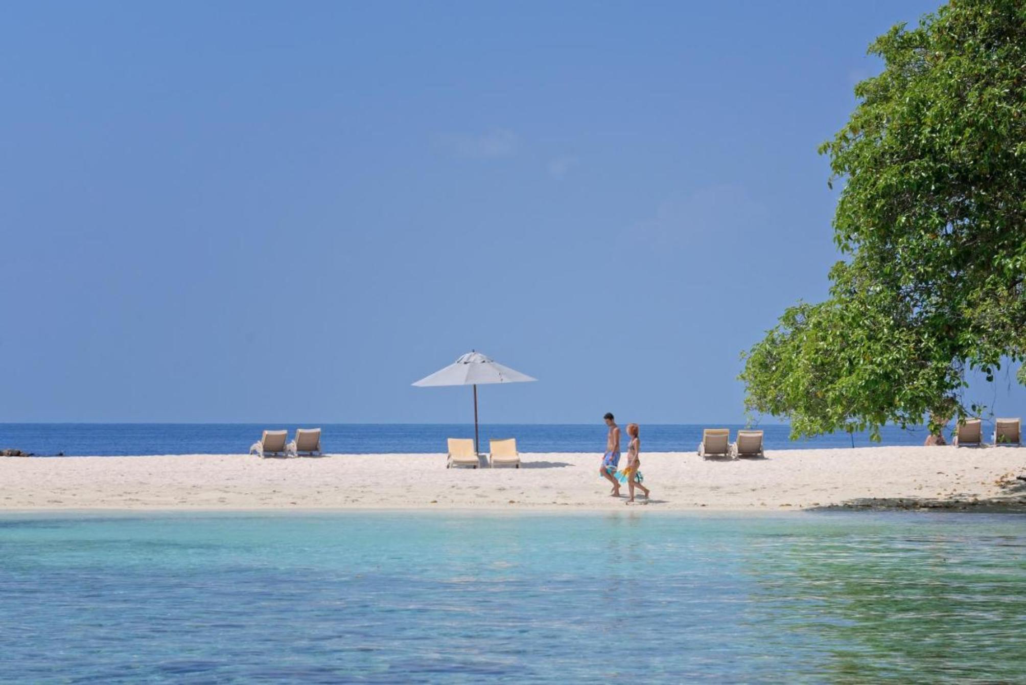 

Bologna - Emboodhu Finolhu Island - Embudu Village Resort