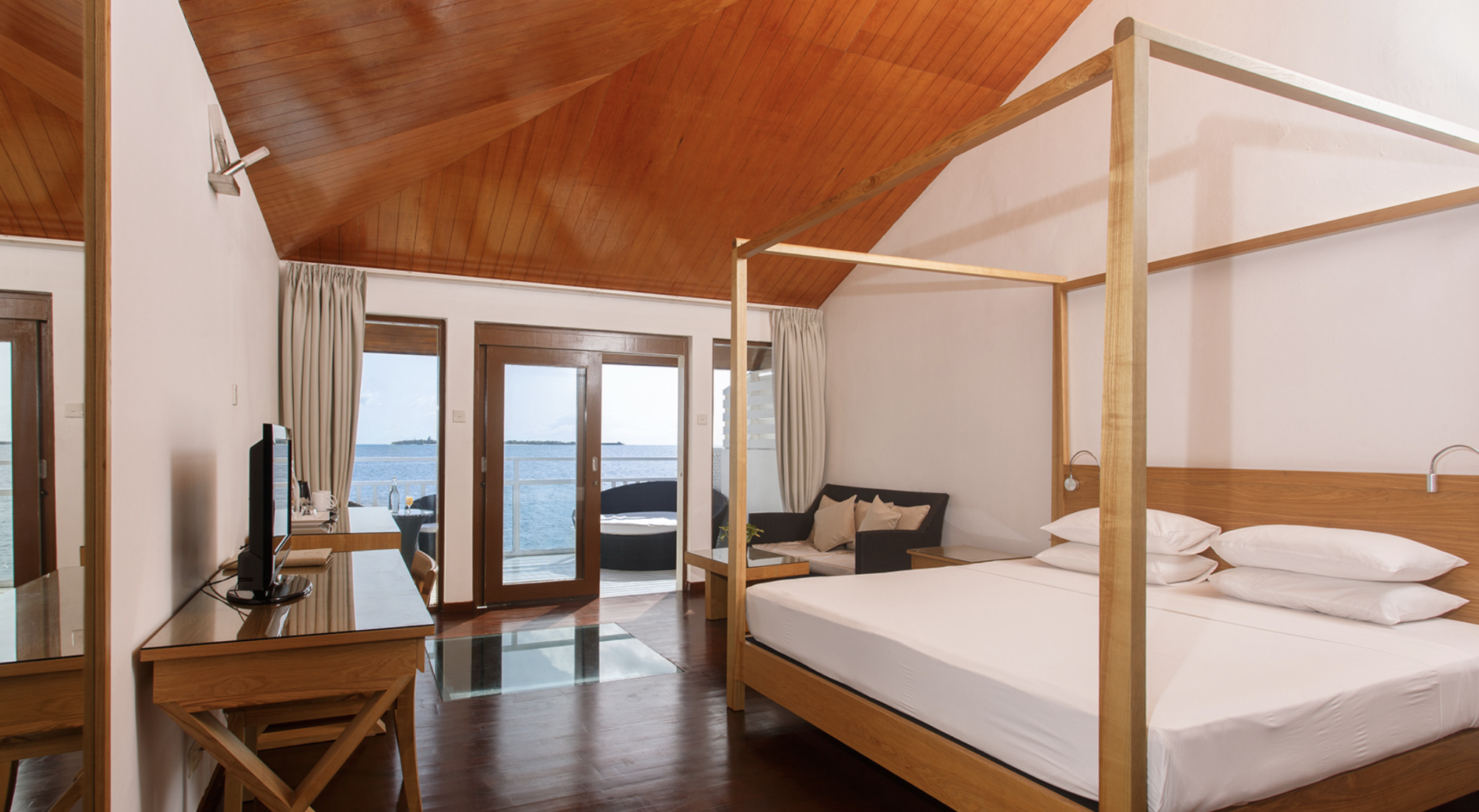 

Roma - Emboodhu Finolhu Island - Embudu Village Resort