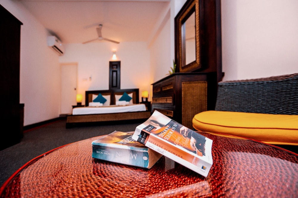 

Napoli - Negombo - St. Lachlan Hotel & Suites