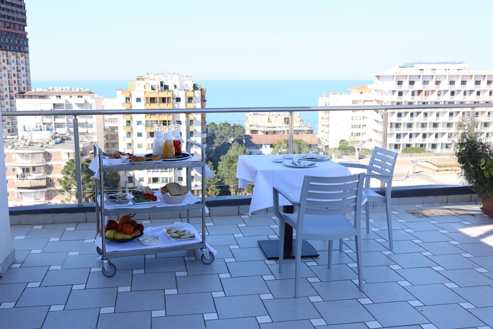 

Bologna - Durrës - Olivia's Hill Resort