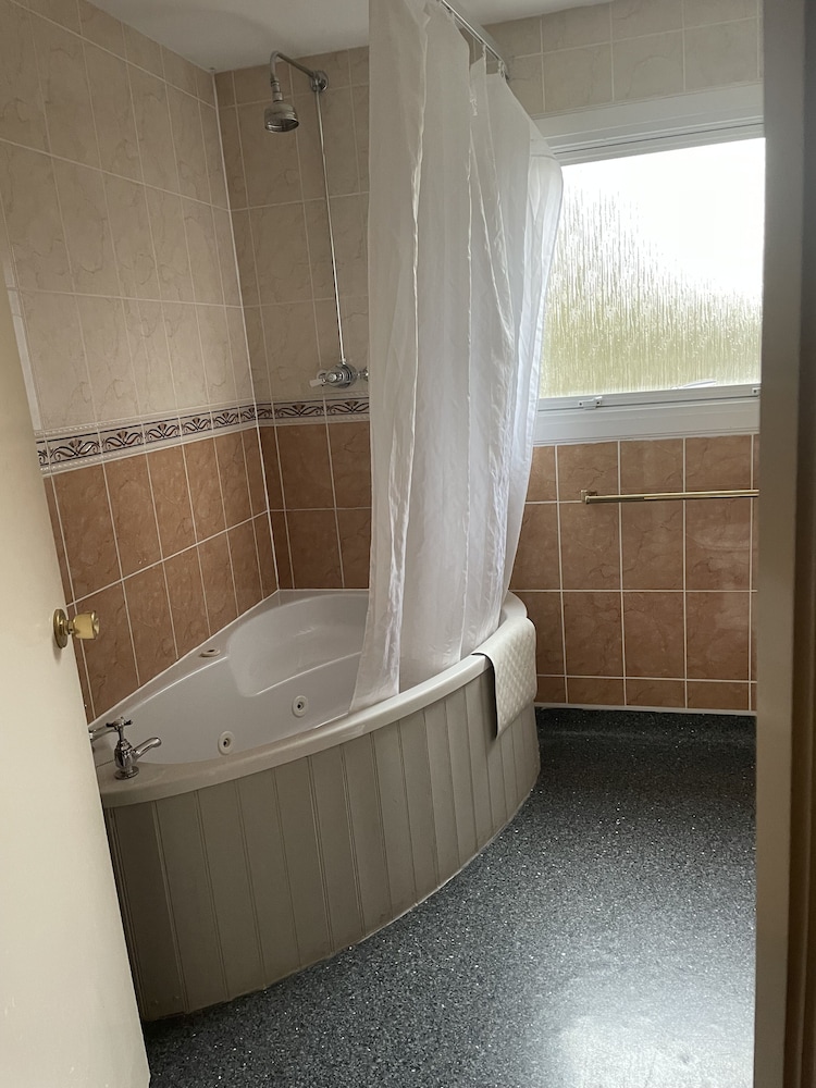 

Venezia - Ashford, Kent - The Conningbrook Hotel