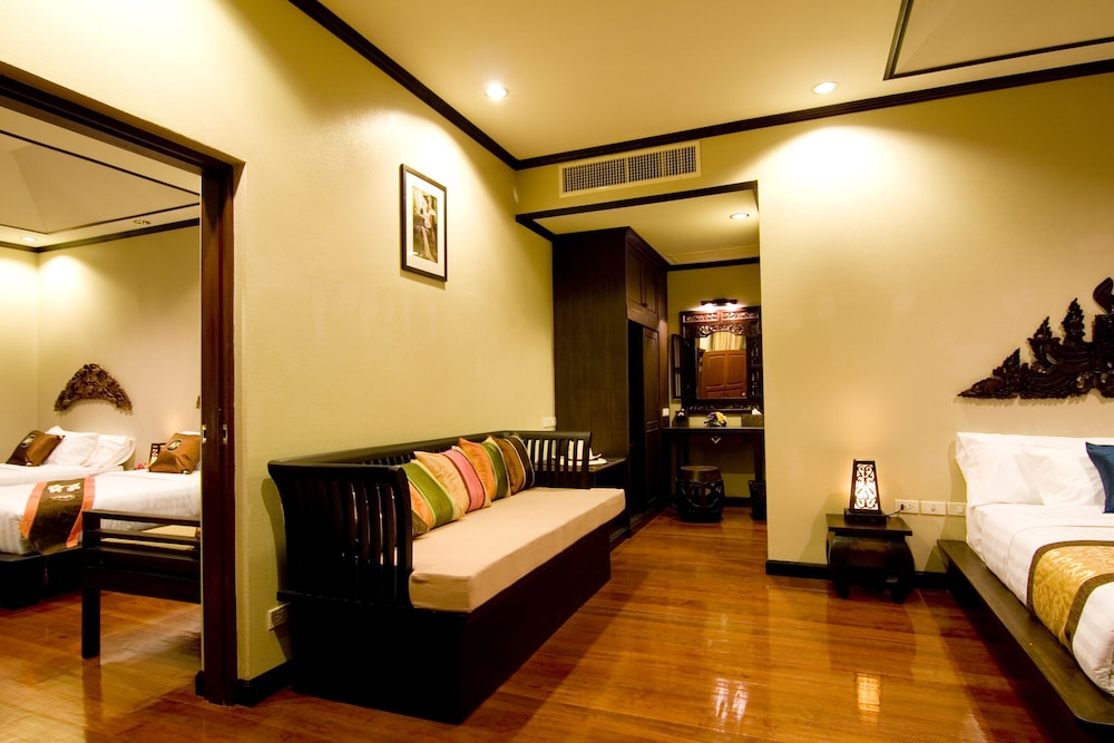 

Milano - Lipa Noi - Kanok Buri Resort