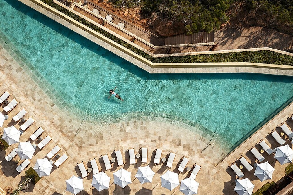 

Cagliari - Portinatx - Six Senses Ibiza