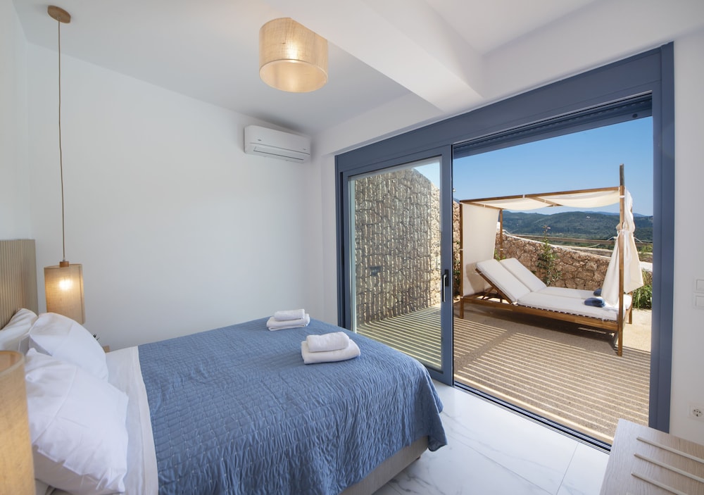 

Napoli - Vasilikí - Calionas Suites