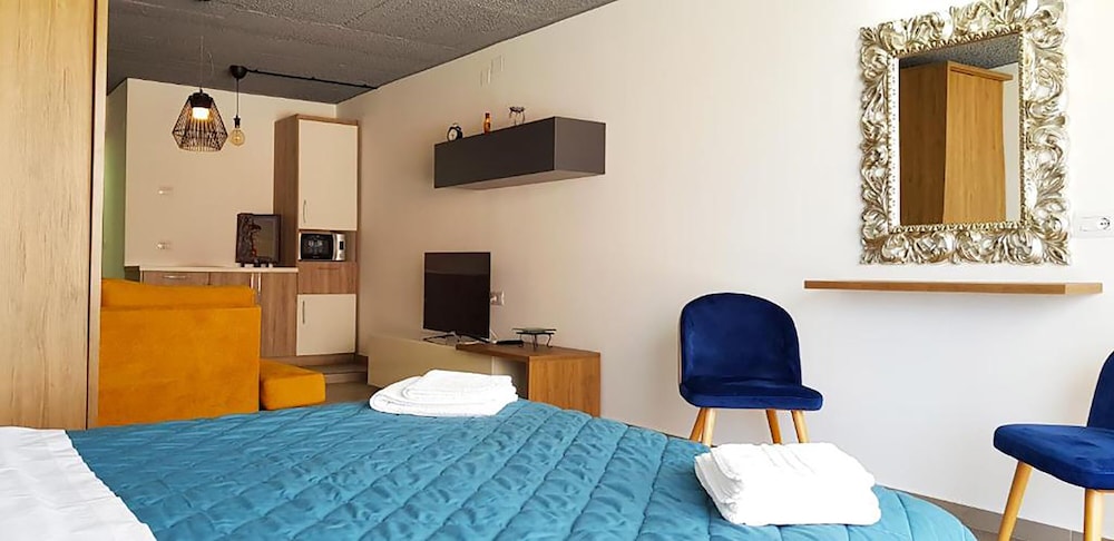 

Napoli - Sarandë - Asi Rooftop Hotel