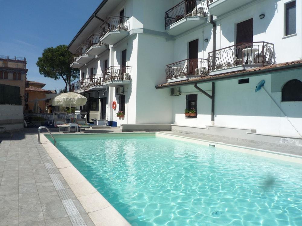 

Milano - Rivoltella - HOTEL VITTORIA