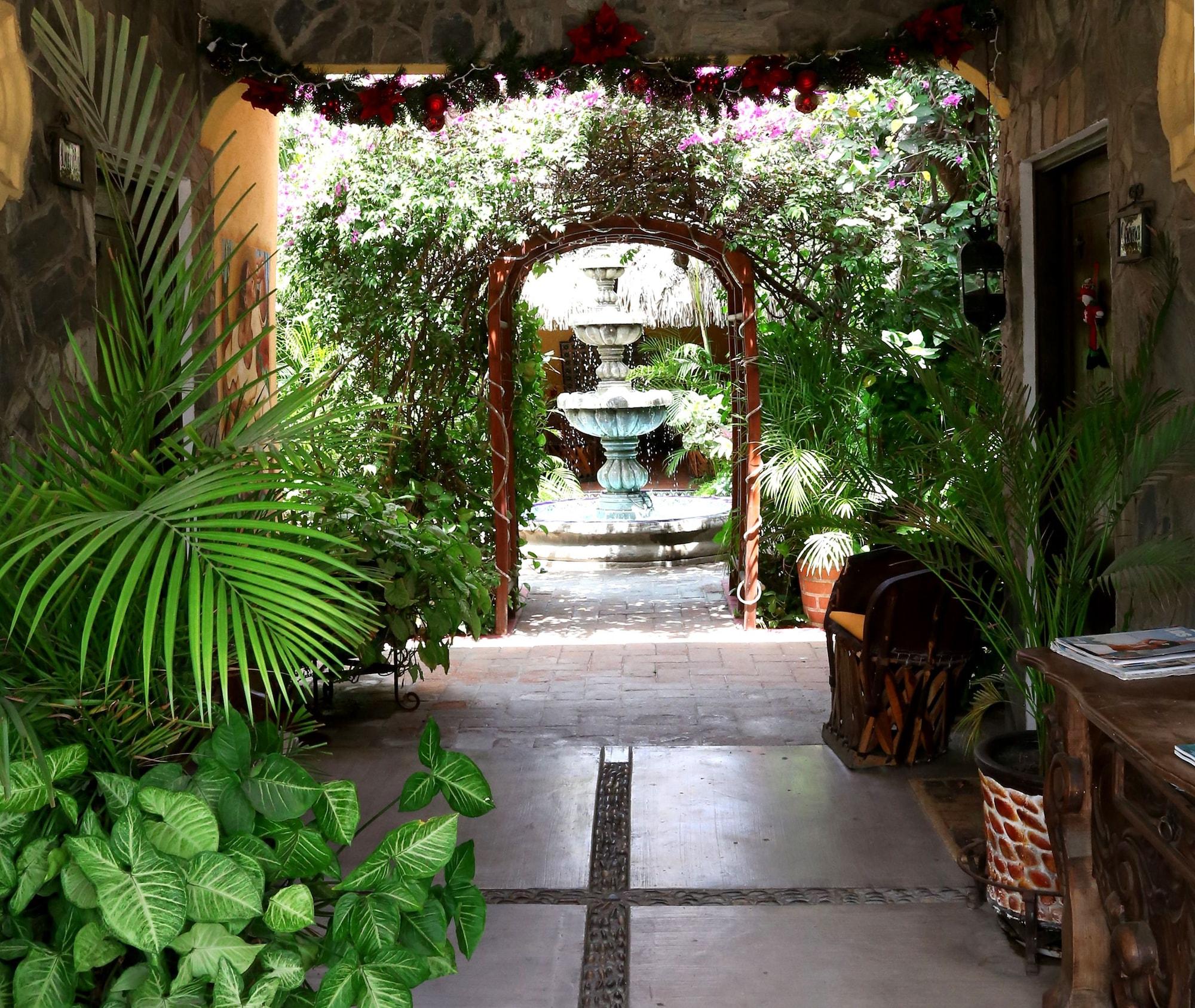 

Roma - Cabo San Lucas - The Mexican Inn