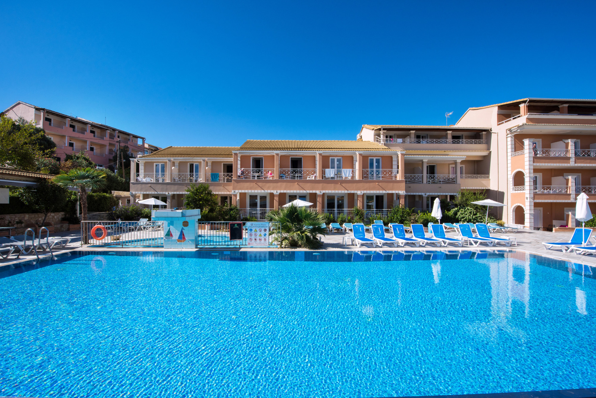 

Roma - Corfù, Isole Greche - Kavos Plaza Hotel