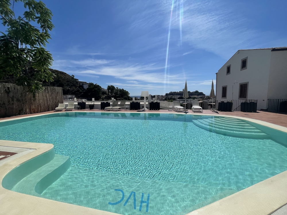 

Bologna - Vulcano, Isole Eolie - Hotel Villa Cute - HVC