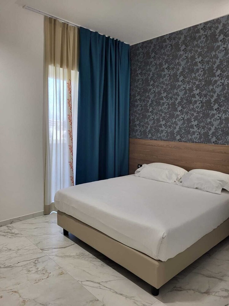 

Milano - Santa Maria la Carità - Hotel Maiuri Pompei