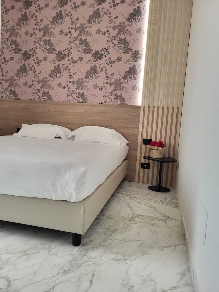 

Milano - Pagani - Hotel Maiuri Pompei