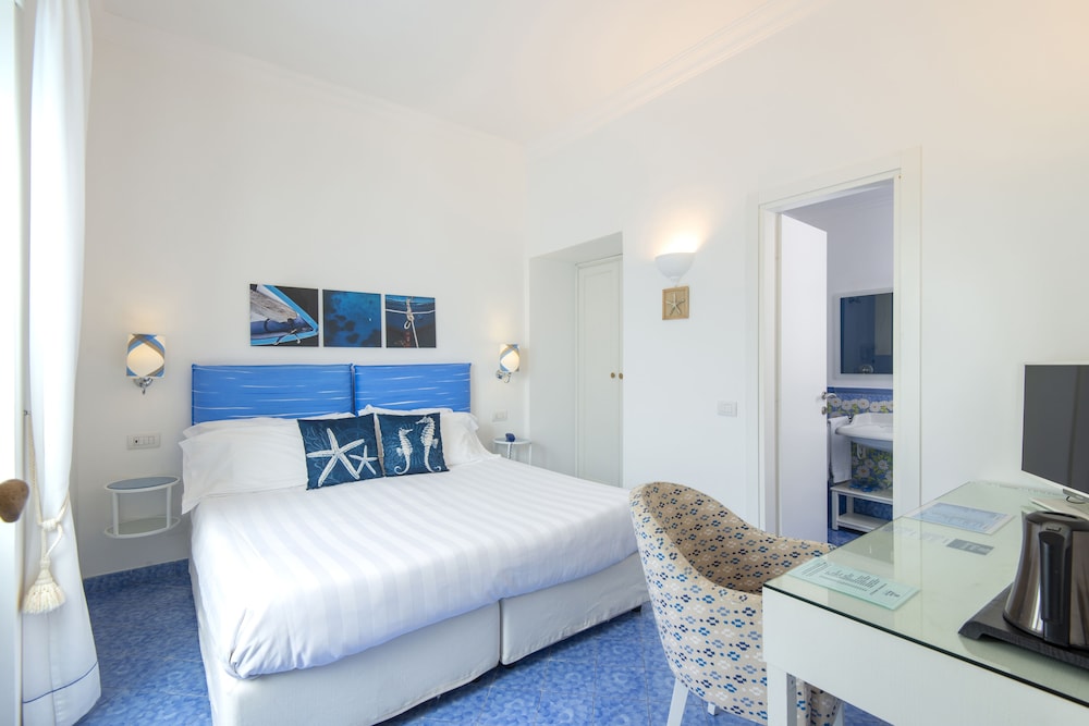 

Torino - Capri - Relais Maresca Luxury Small Hotel & Terrace Restaurant