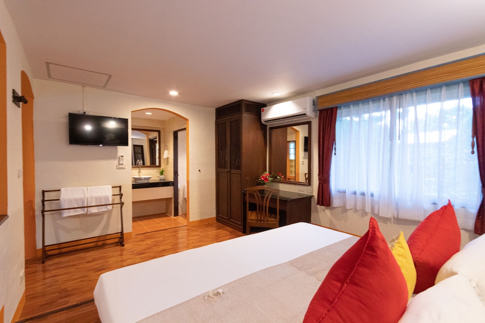

Bologna - Rawai Beach - Aochalong Villa Resort & Spa