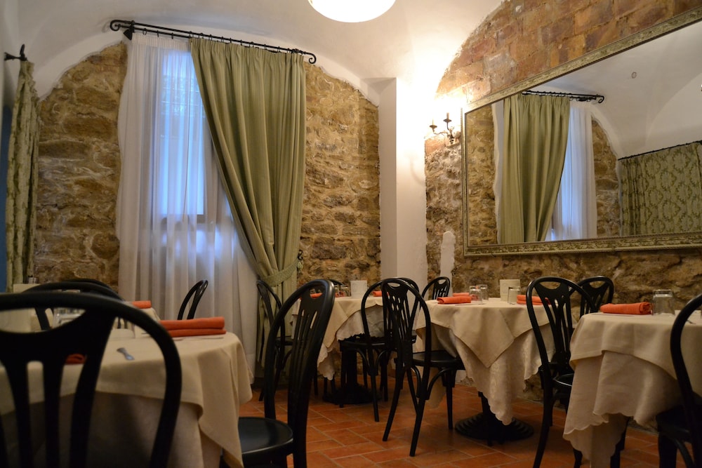

Palermo - Volterra - Hotel Villa Porta All'Arco