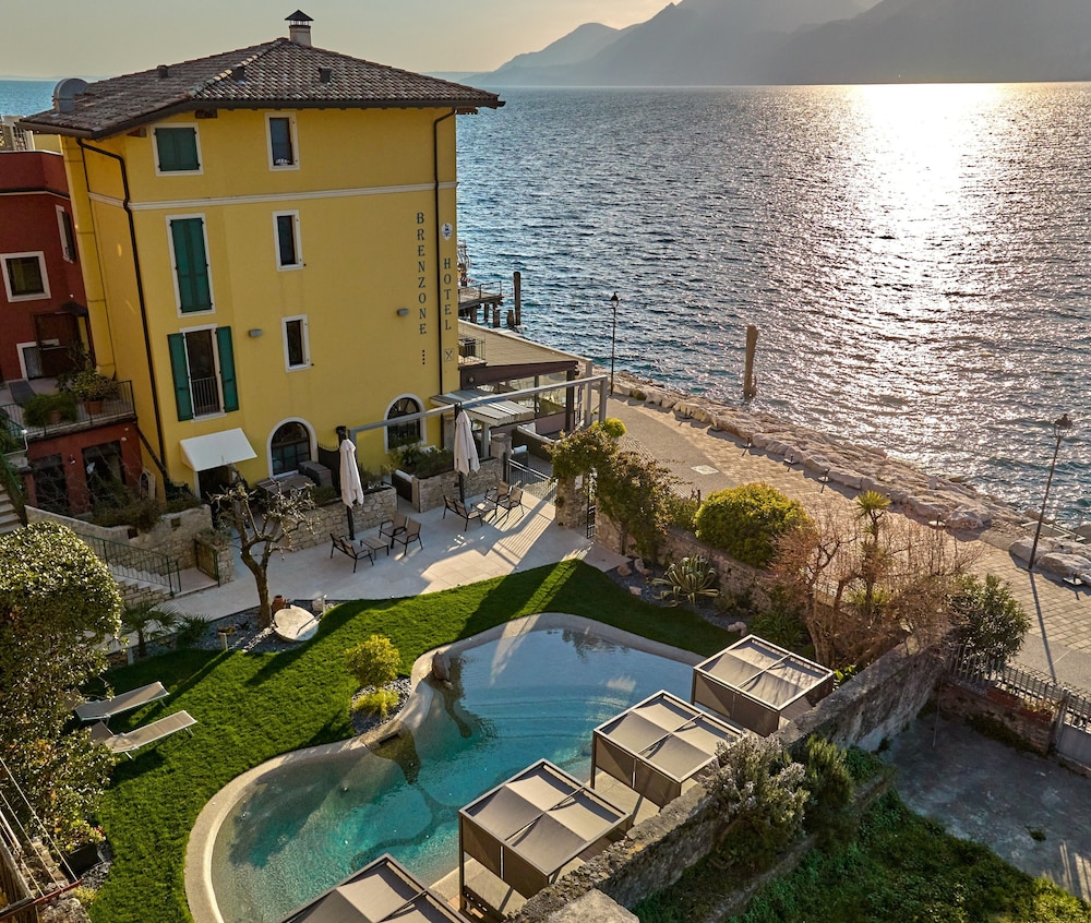 

Milano - Malcesine - Lake Front Hotel Brenzone