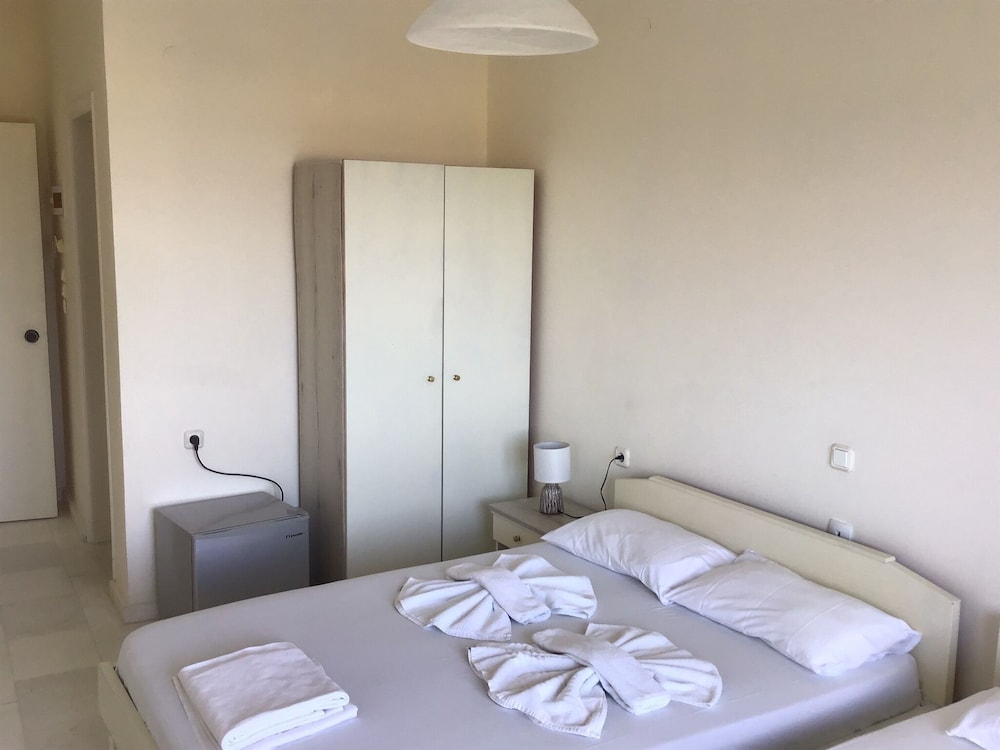 

Catania - Kissamos - Regina Hotel