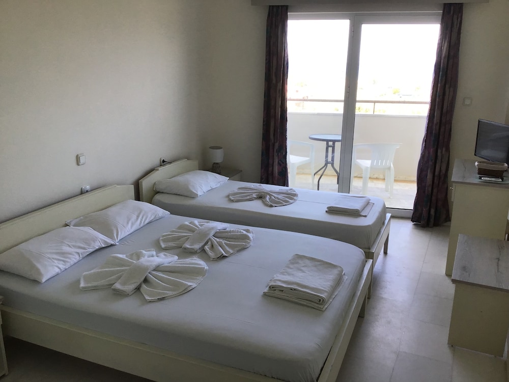 

Pisa - Kissamos - Regina Hotel