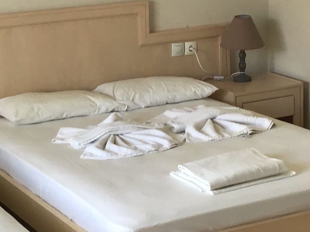 

Catania - Kissamos - Regina Hotel