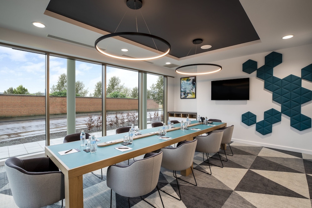

Roma - Cambridge, Cambridgeshire - Holiday Inn Express Cambridge West - Cambourne