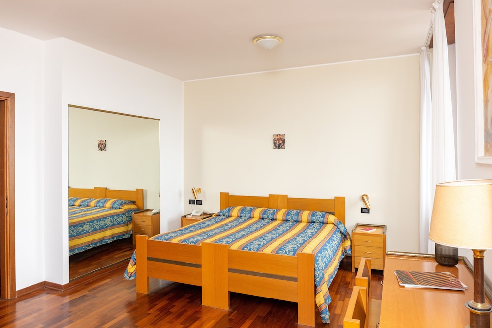 

Roma - Varese - Albergo Sacro Monte Varese