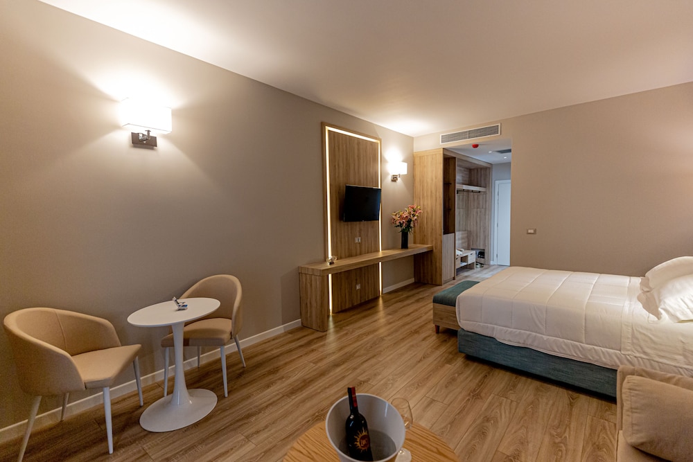 

Napoli - Orikum - Regina Blu Hotel