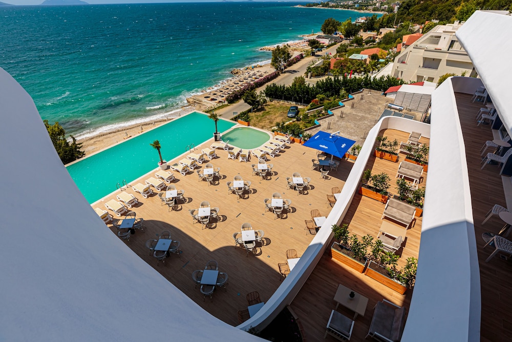 

Bari - Orikum - Regina Blu Hotel